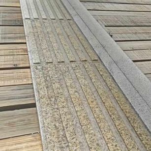 嘉兴黄金麻盲道石 盲条