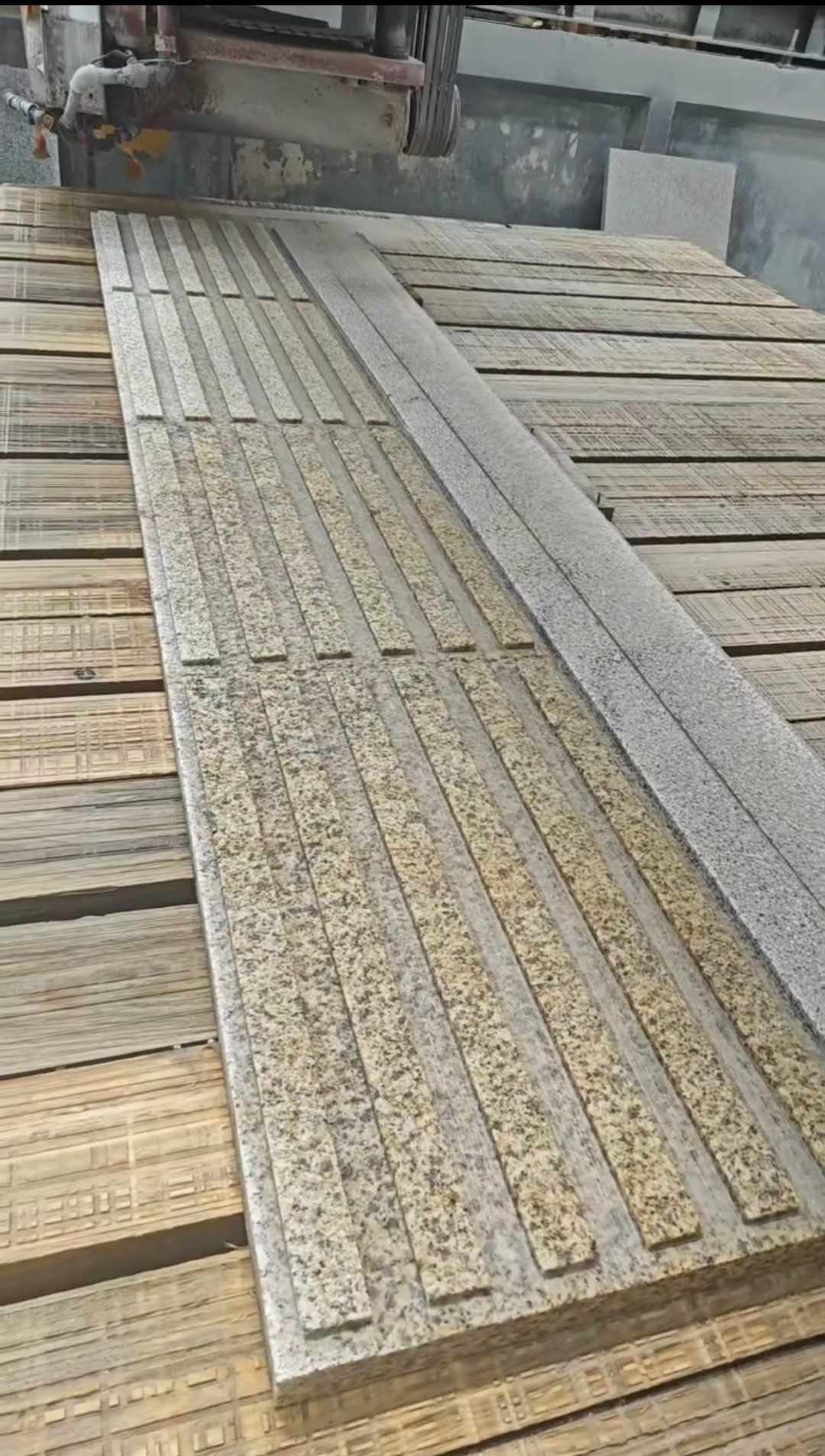 嘉兴黄金麻盲道石 盲条