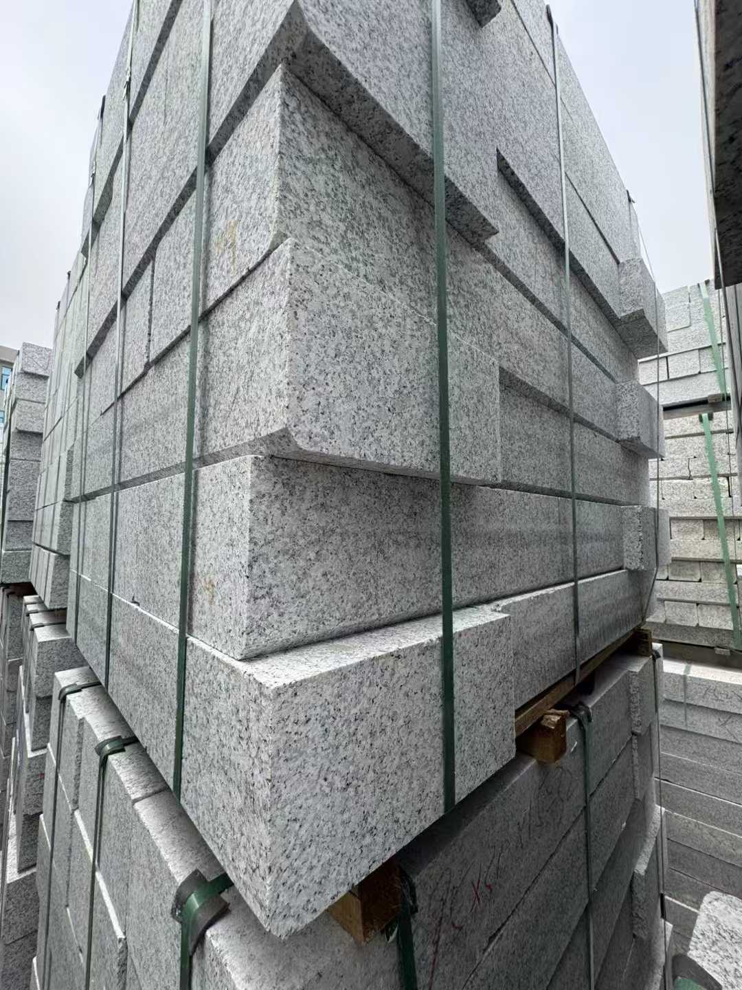 嘉兴芝麻白路牙石 马路牙子