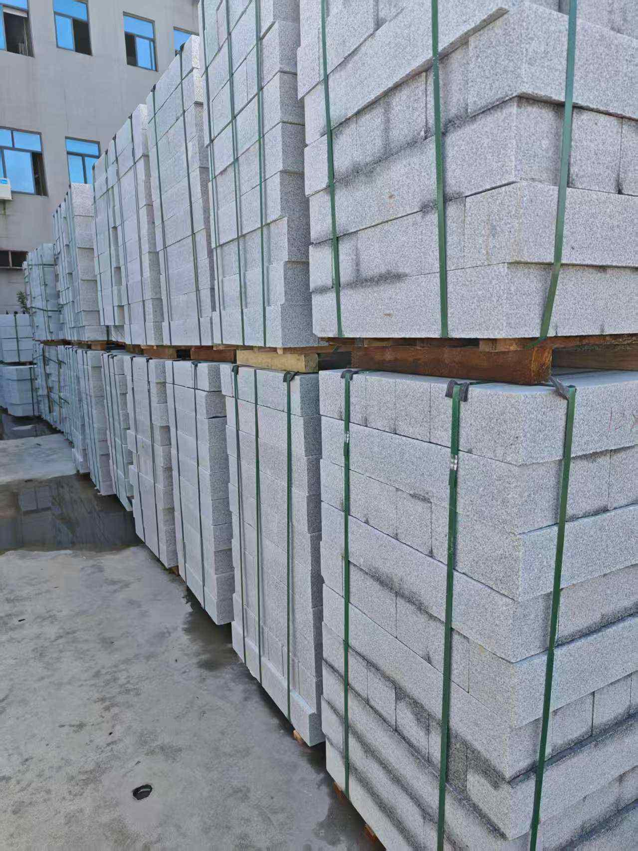 嘉兴芝麻白路牙石，路侧石